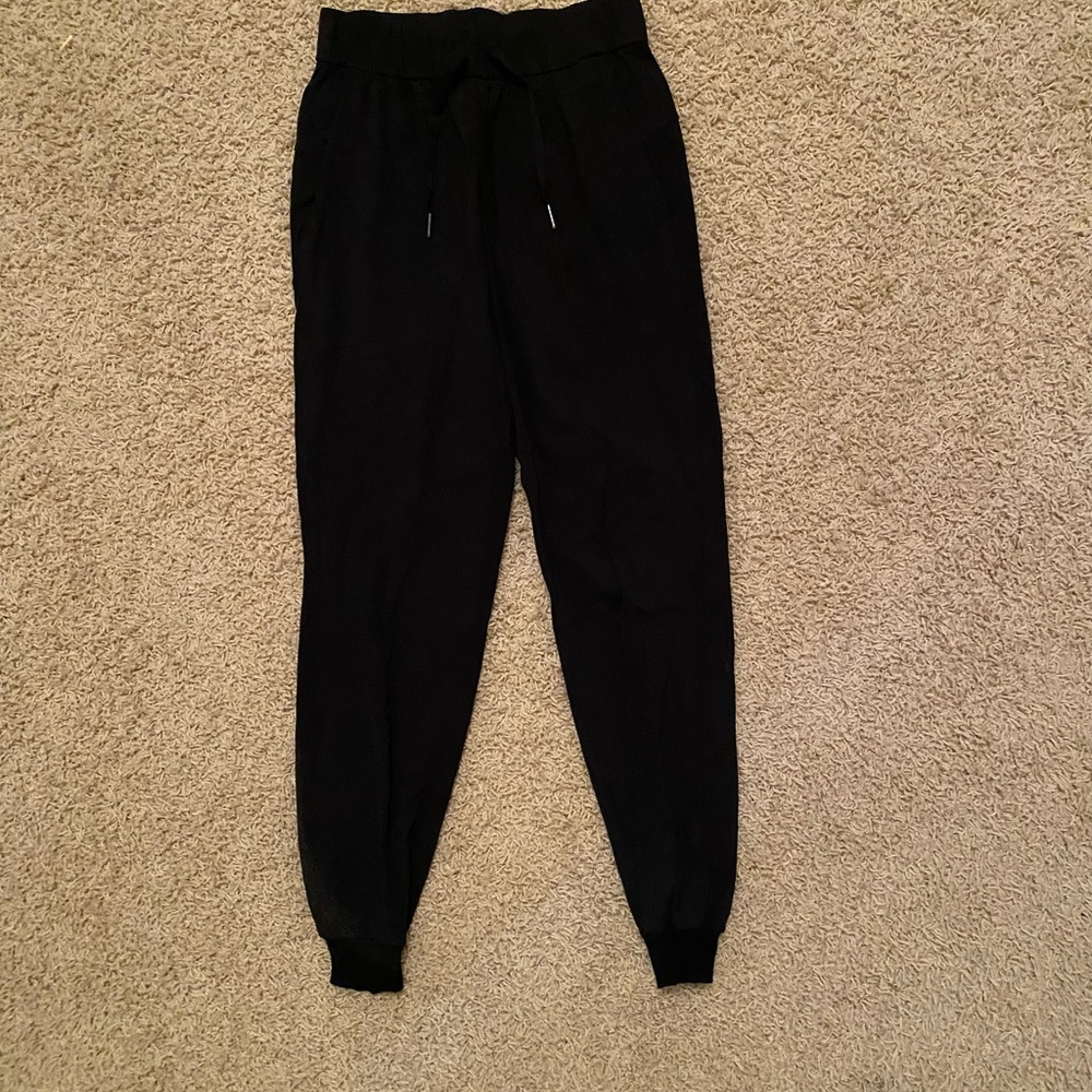 black lulu joggers